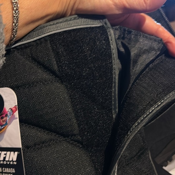 Baffin “Cheree” Polar Proven Black Insulated Snow Boots Size 5 Youth Unisex - Picture 13 of 16